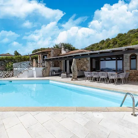 Luxe Cote Stay- Elegant